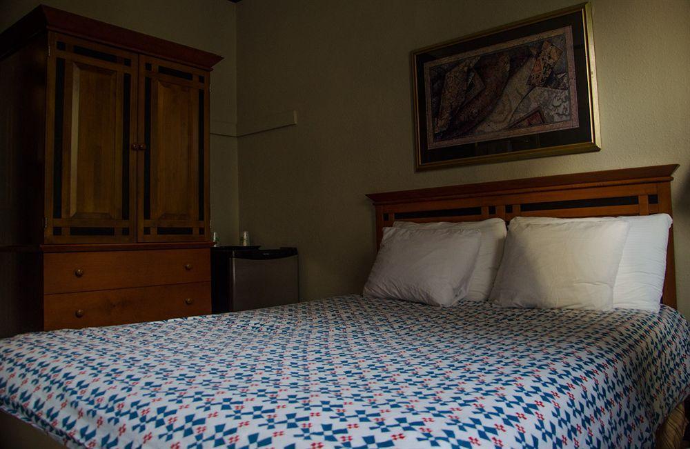 Hotel Ambassador Vancouver Esterno foto