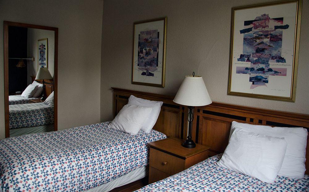 Hotel Ambassador Vancouver Esterno foto