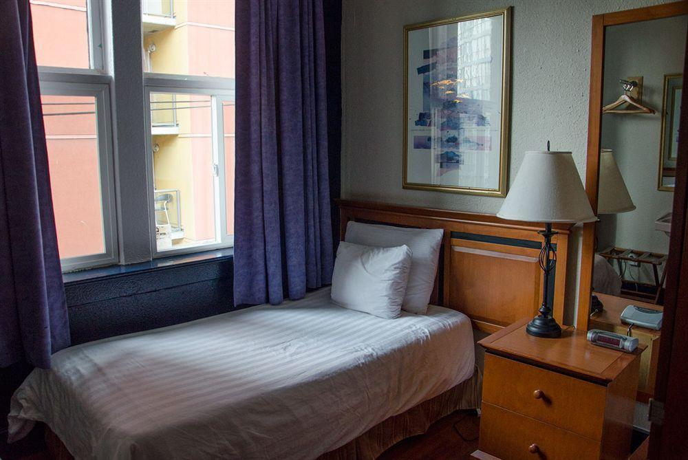 Hotel Ambassador Vancouver Esterno foto