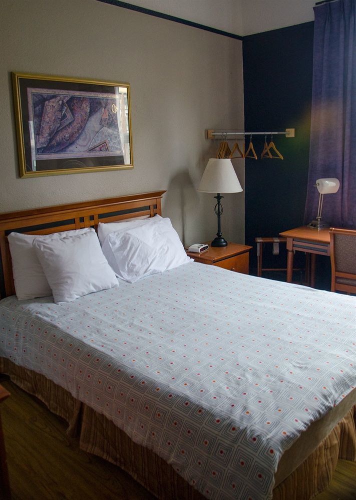 Hotel Ambassador Vancouver Esterno foto