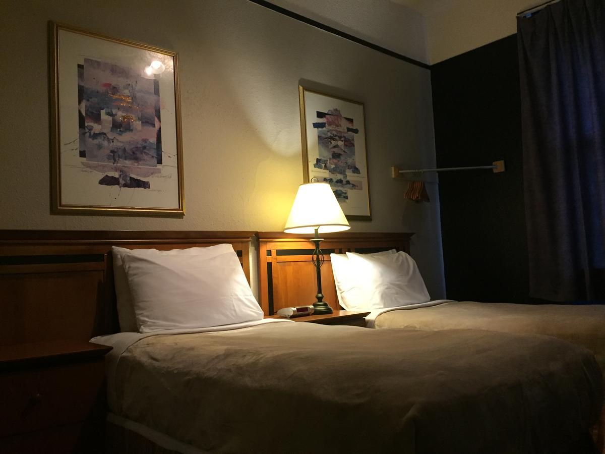 Hotel Ambassador Vancouver Esterno foto