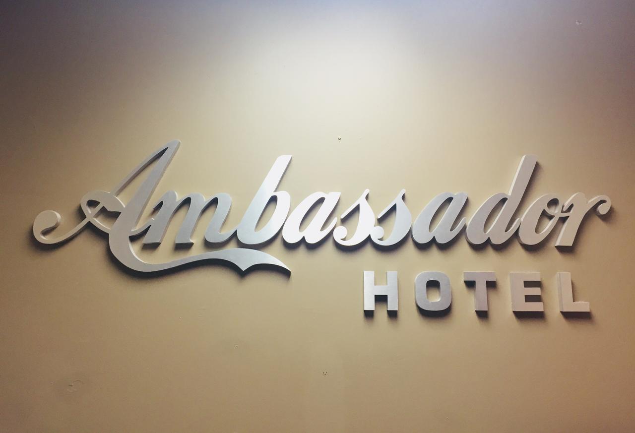 Hotel Ambassador Vancouver Esterno foto