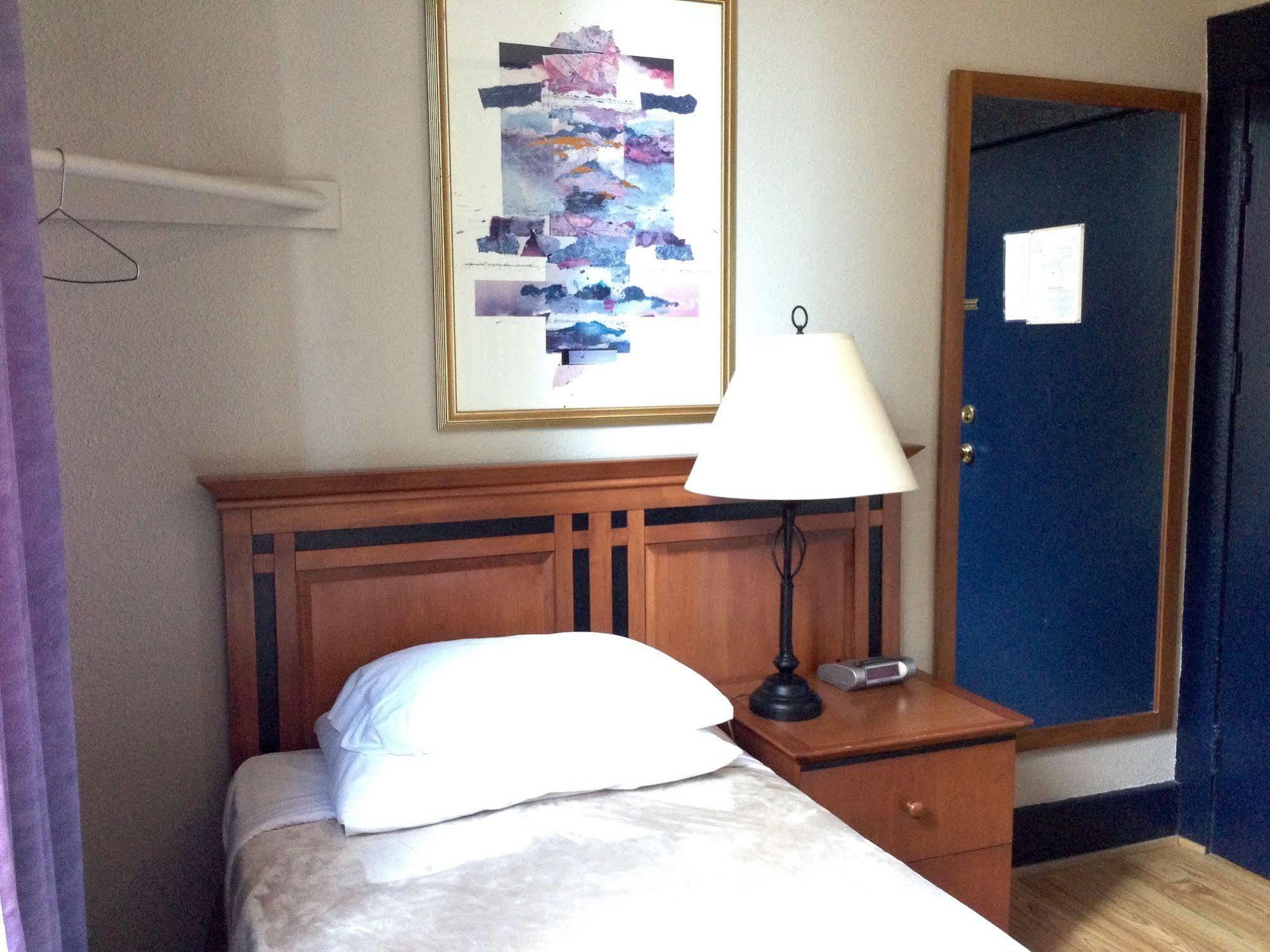 Hotel Ambassador Vancouver Esterno foto