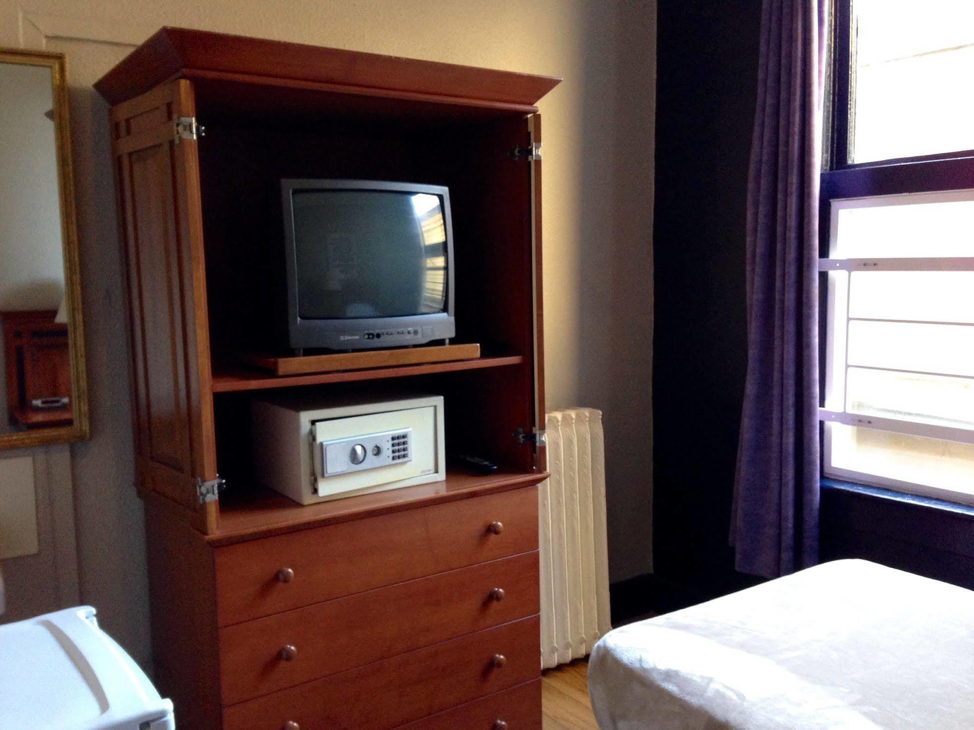 Hotel Ambassador Vancouver Esterno foto